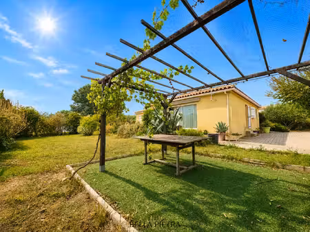 maison 5 pièces de 140m2 de plain-pied sur une parcelle de 789m2