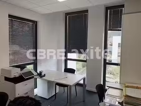 location bureau bourgoin jallieu 68 m²