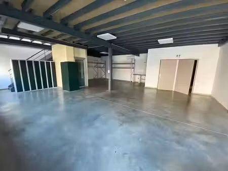location commerce valence 200 m²