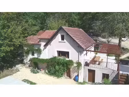 superbe maison de 3 chambres dans les bois