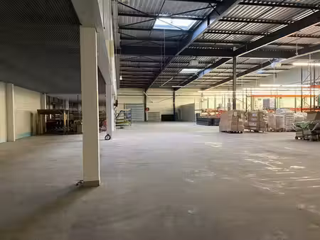 location local d’activités lux 71100 592m² à 814m²
