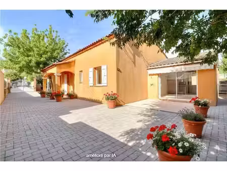 maison le beausset 6 pièce(s) 136 m2 avec studio