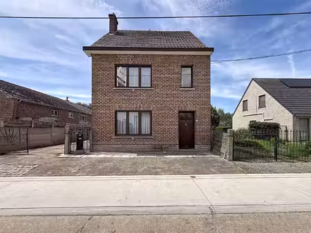 te renoveren woning met 3 slpks en zolder  tuin  12a 06ca