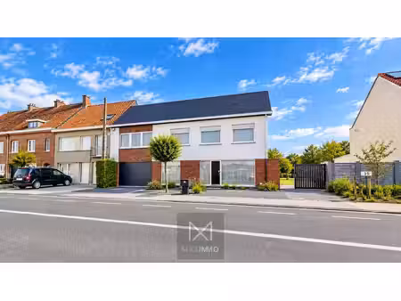 instapklare gezinswoning met 3 slaapkamers  dubbele garage  ruim atelier en zonnige tuin i