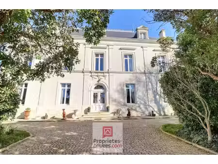 maison bourgeoise de 380 m2 sur 3 niveaux avec de nombreuses possibilités