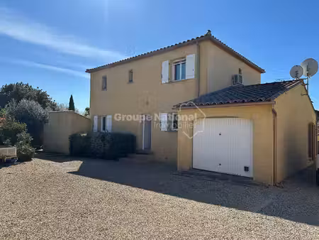 villa 4 chambres avec terrasse et piscine sur 704m2 de terrain arboré