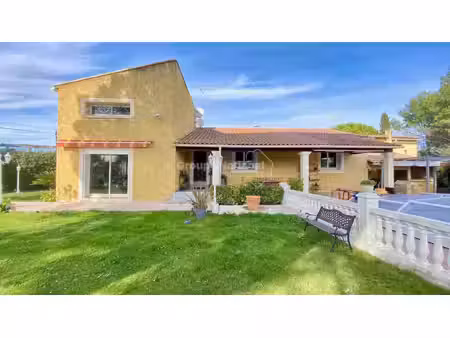 clarensac villa 8 pièces 192 11 m2 avec piscine sur 1475m2 de terrain clos arboré