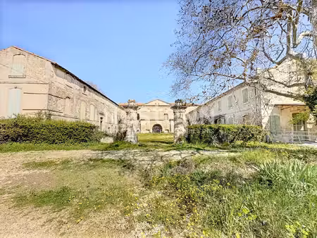mas d'exception à saint-martin-de-crau / un domaine au coeur de la nature