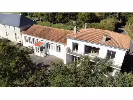 maison 10 pièces 205 m² à vendre / acheter genouillé 86250 ? | era immobilier