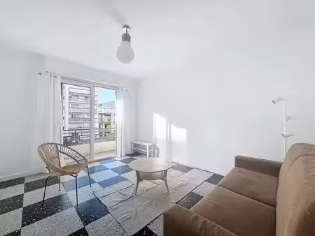 location appartement 1 pièce 31 m² à nice (06100)