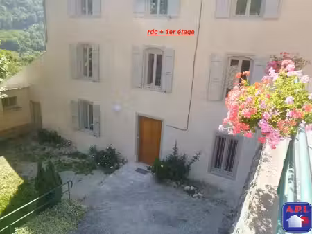 location appartement 4 pièces 82 m² à tarascon-sur-ariège (09400)