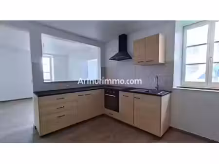 location appartement 4 pièces 89 m2 à lons-le-saunier