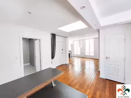location appartement 3 pièces 77m2 châlons-en-champagne 51000 - 790 € - surface privée