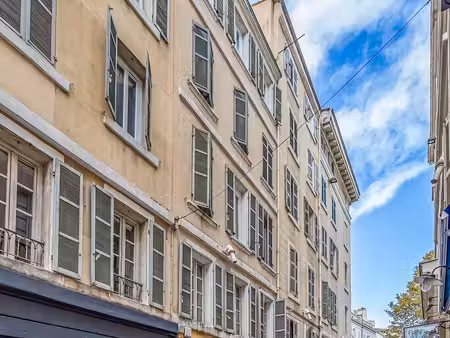 location commerce marseille 13001 73m²