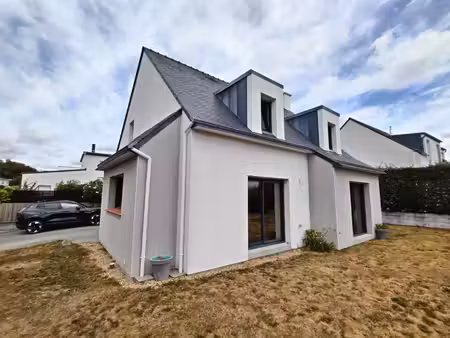 vannes (56000) – quartier recherché de bernus: maison familiale de 120 m² avec jardin et g