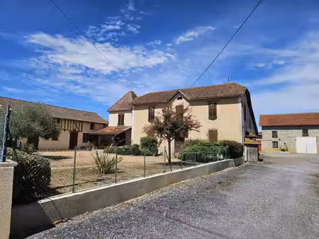 ferme moderne avec une seconde maison à rénover