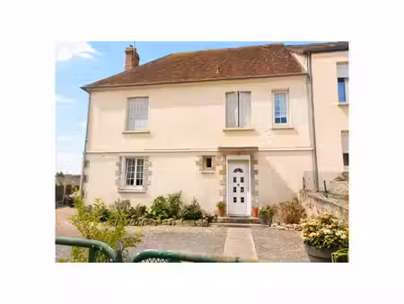 charme et beaux volumes à putanges-le-lac : la maison familiale