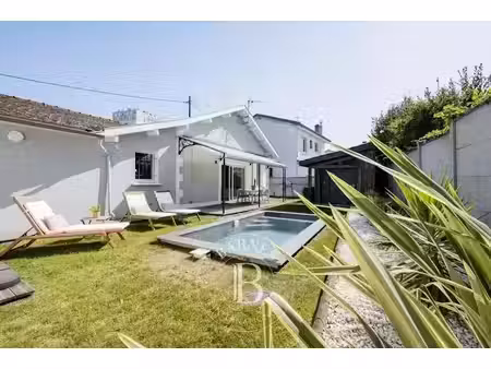 location meublée maison 3 pièces 106.08 m² à bordeaux (33000)  2 368 €