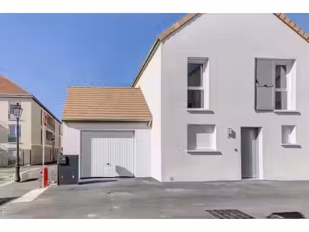 location maison 6 pièces 134 m² à ormoy (91540)  1 781 €