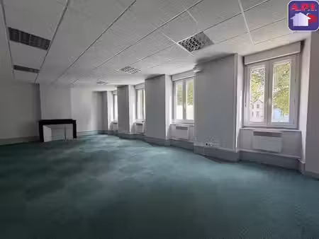 location locaux professionnels 6 pièces 99 m² à foix (09000)  722 €