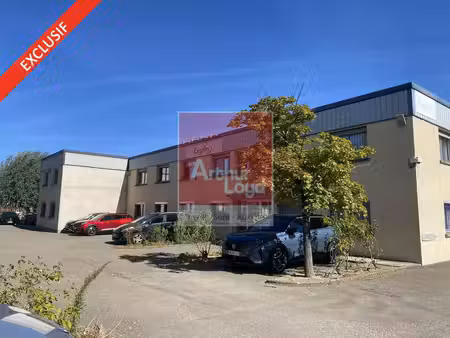 location local professionnel 1 385m² troyes 10000