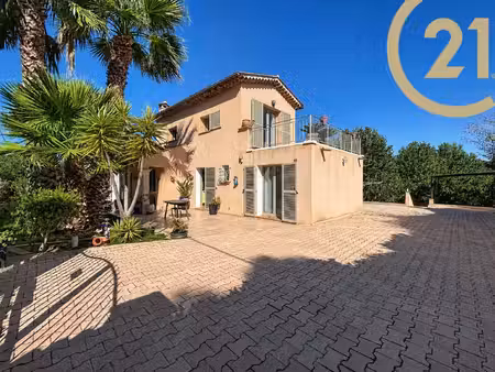 vente - saint aygulf - villa 7 pieces avec piscine