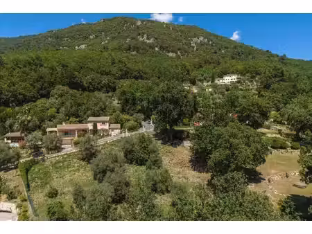 terrain constructible avec permis validé – vue panoramique sur les villages perchés de...