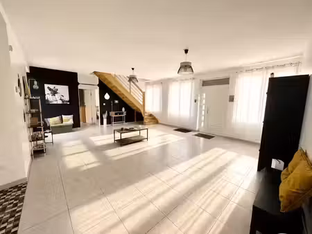 vente villa 6 pièces 124 m² à hangest-en-santerre (80134)  281 000 €