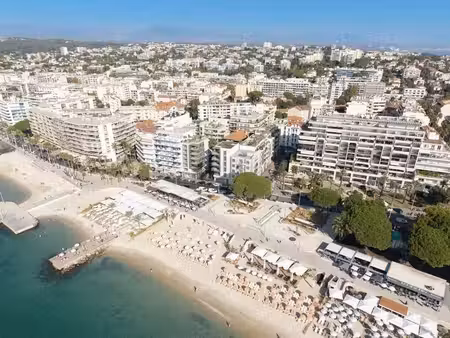 vente appartement 2 piéces bord de mer antibes