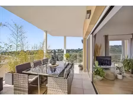 lumineux appartement 3 pièces avec vaste terrasse