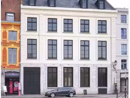 location local professionnel 1 020m²