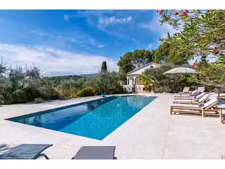 propriété d'exception avec 4 chambres en suite et 3 appartements indépendants  proche du..