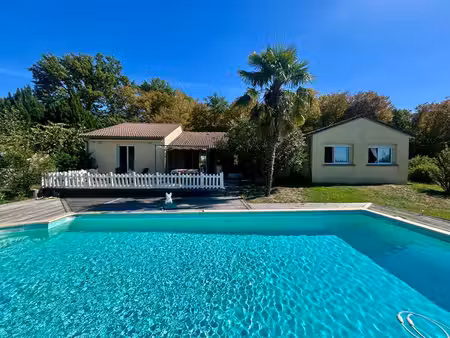 a vendre  maison familiale de plain-pied de 181 m² a mensignac 24350