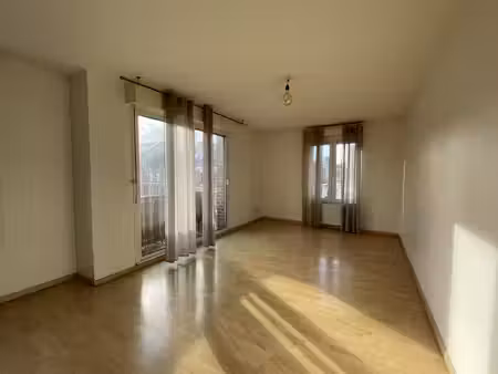 location appartement 3 pièces 67m² amiens 80000
