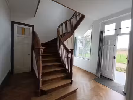 location maison 4 pièces 197m²