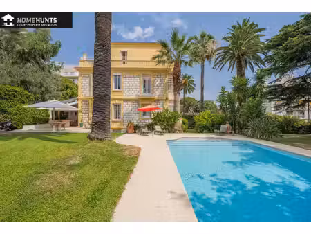 propriété exceptionnelle au cœur de cimiez – terrain de 1 800 m2 – piscine – maison d’amis