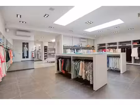 commercieel te koop in poperinge met 1 slaapkamer
