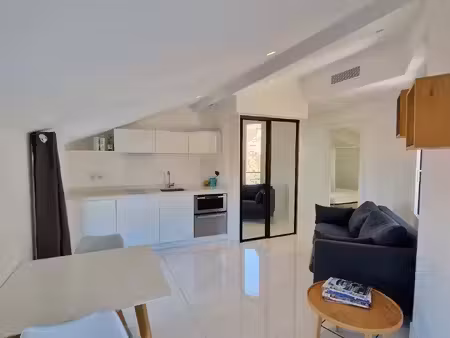 location appartement 2 pièces 28 m² à villefranche-sur-mer (06230)