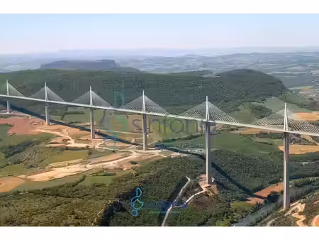 usine 4000 m2 sur 8000m2 de terrain