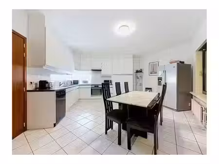 maison à louer à rue de bourgogne forest (vbe63973)