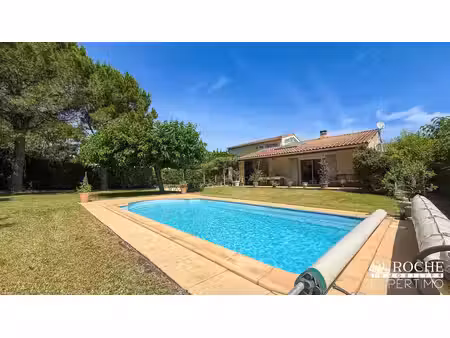 roquemaure – villa familiale de 158 m² sur 1 000 m² avec piscine