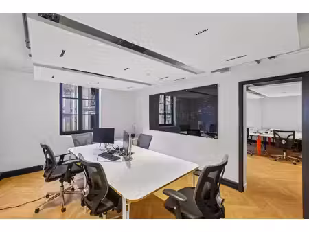 location local professionnel 187m²
