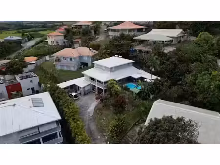 vente maison 8 pièces 149 m² à les trois ilets (97229)  650 000 €