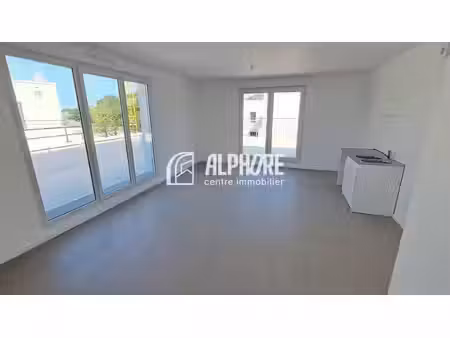 immaculée  appartement re2020 - t4 avec 3 terrasses et 2 stationnements   disponibilité...