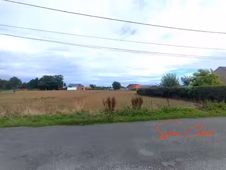 terrain à bâtir libre de constructeur dans secteur calme