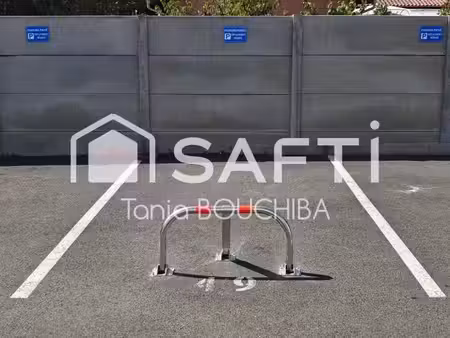 lot de 8 parkings  idéal investisseur