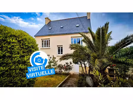 douarnenez(29) maison de 134m²  4 chambres  garage  jardin  face à la baie
