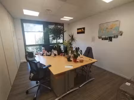 achat local professionnel 102m²