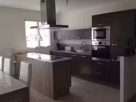 location maison 4 pièces 81 m² à cérons (33720)