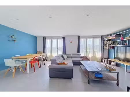 charmant appartement de type 2/3 à vendre  situé au coeur du ce